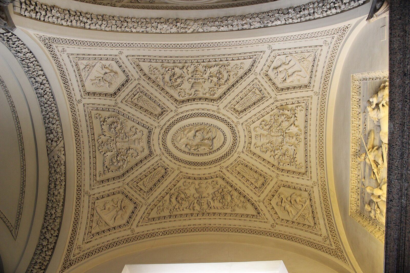 La volta dello scalone d’onore di Palazzo Braschi